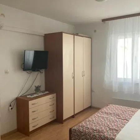 아파트 In With Terrace, Air Conditioning, Wi-fi 4440-3 *